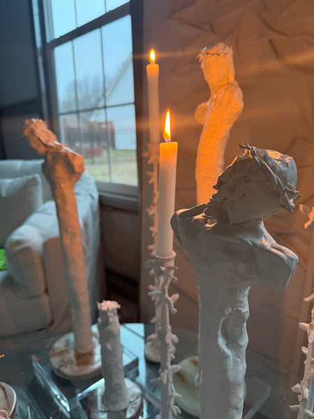 Small Jésus élancé