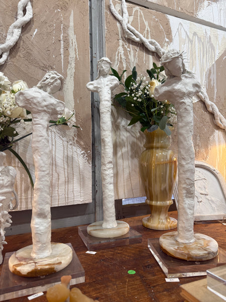 Medium Jésus élancé