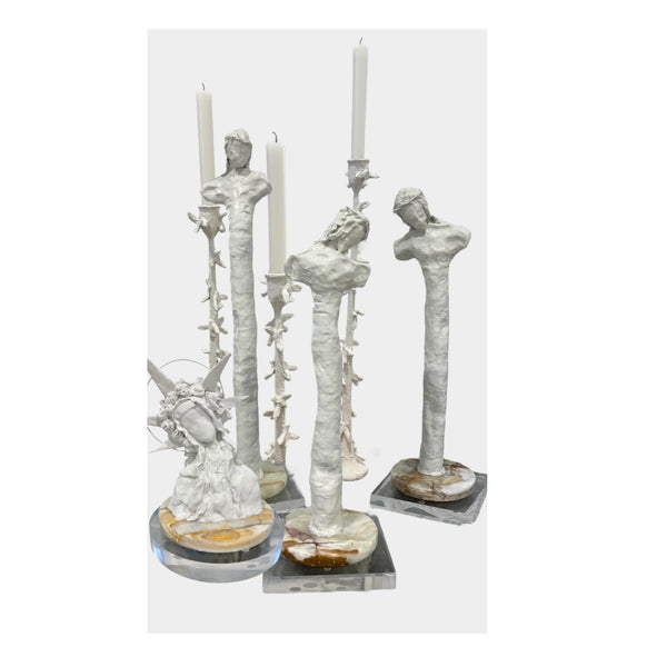 Small Jésus élancé