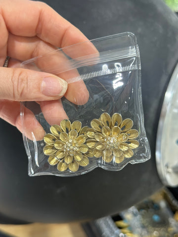 Vintage Gold Flowers With Rhinestone Clip On Earrings