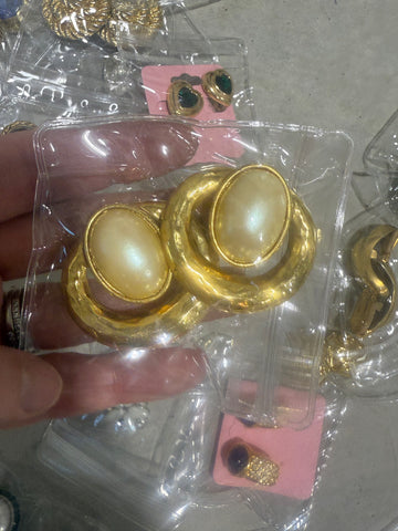 Vintage Large Gold Knocker Pearl Clip On Earrings