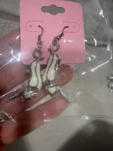 White And Silver Jaguar Drop Esrrings