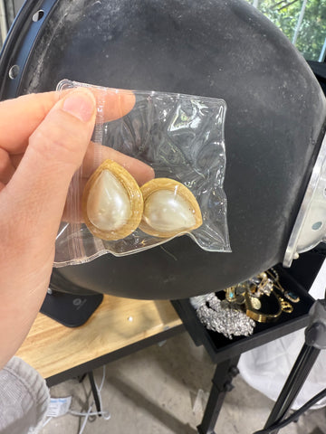 Vintage Gold Large Pearl Tear Drop Clip On Earrings