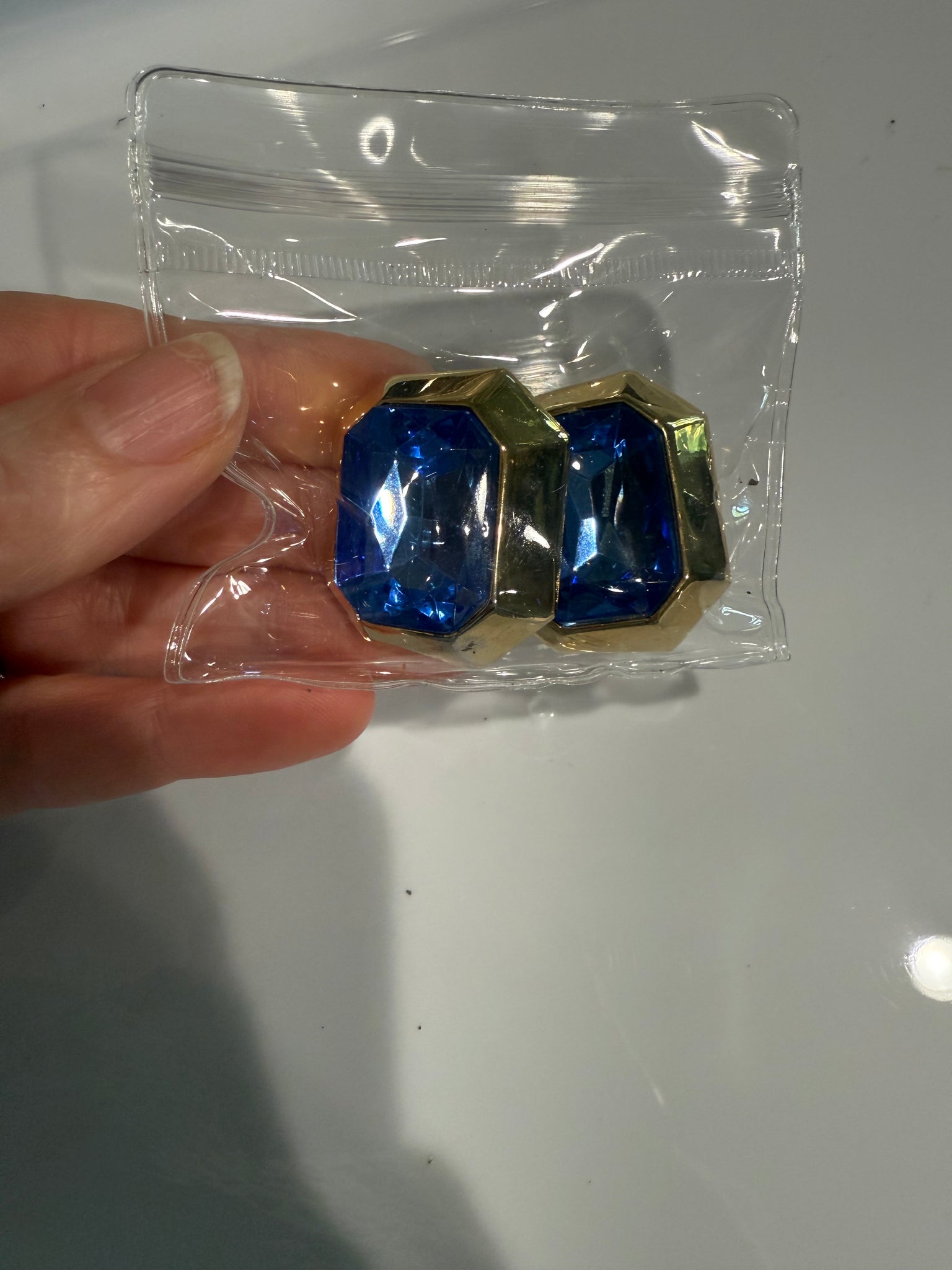 Vintage Large Clear Acrylic and Blue Gem Clipon Earrings