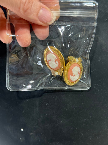Vintage Gold Pink Cameo Clip On Earrings