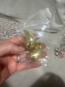 Vintage Large Tear Drop Gold Post Back Earrings