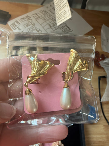 Vintage Unique Gold And Pearl Drop Clip On Earrings