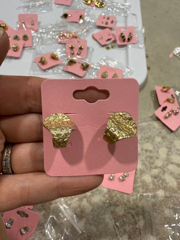 Vintage Unique Petite Gold Stud Post Earrings